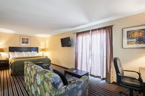 Quality Suites Baltimore - Image 3