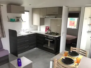 MH 201 AGREABLE et tout ÉQUIPÉ 2CH dont suite parentale et 2sdb avec vue sur foret dans camping 4 étoiles - Image 4