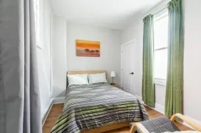 Stylish 2Br Apartment in the Heart of Hamilton - Image 4