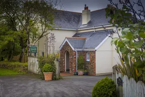 Copps Castle Bed & Breakfast - Image 4