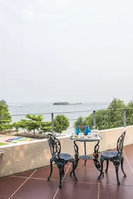 Amaloh Beach Boutique Resort - Image 2