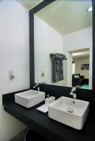 Beaumont Suites - Image 5