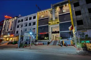 Hotel Imperial by OYO Rooms - Image 3