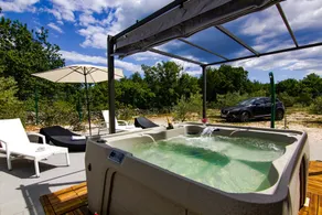 Grande Glamping with Pool - Image 4