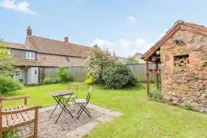 Hillside Cottage - Image 5