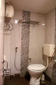 OYO 15581 Hotel Rajshree - Image 5