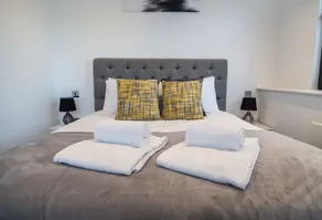Brickfield Court Serviced Apartment by Ferndale - Image 5