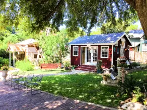 Baines House Inn and Gallery - Image 2