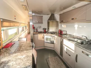 Converted Railway Carriage - Image 5