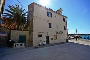 Apartments Best Location - Image 4