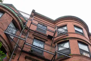 Spacious Suites in the Heart of Back Bay - Image 3