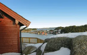 Nice Home in Bekkjarvik With 4 Bedrooms and Wifi - Image 2