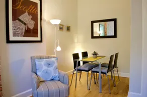 Stylish Apartment In Edinburgh - Image 4