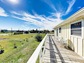 2br Gulf Getaway Near Beach 2 Bedroom Home - Image 5