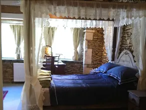 The Old Swan Inn - Image 2