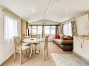 Serene Mobile Home in Hastings Near Smugglers Adventure - Image 2