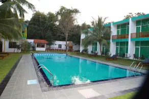 Acme Grand Hotel - Image 5