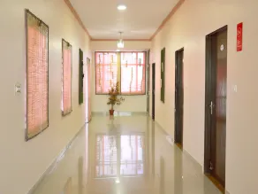 Hotel Rockwell by OYO Rooms - Image 4