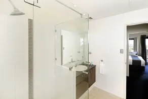 Assured Ascot Quays Apartment - Image 4