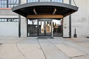 Downtown STL cozy loft free parking - Image 4