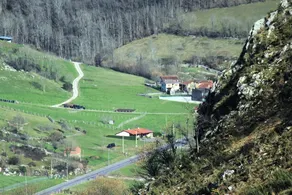 Apartamentos El Pedrayu - Image 5