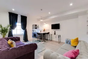 43 Knight Street Apartments - Image 2