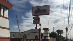 Motel Lebaron - Image 2
