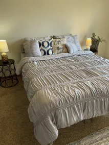 Evergreen Apartments - Image 2