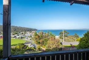 Beach House at Kingston Beach - Image 5