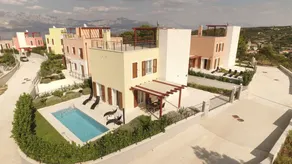Sunny villa Yellow with pool for 8 - Image 4