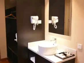 Luoyang Feronia Hotel - Image 5