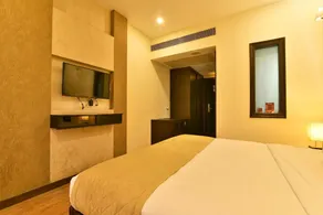 Golf View by OYO Rooms - Image 2