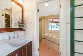 Fernweh Guesthouse - Image 2