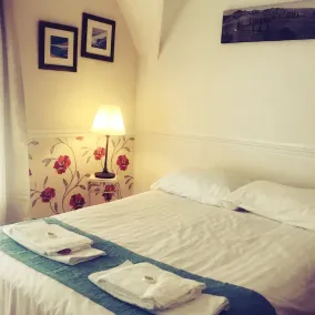Tourian Lounge Hotel - Image 4