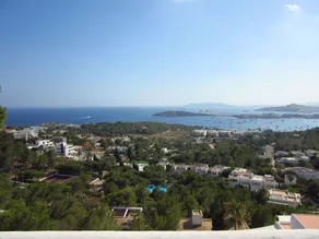 Stunning View Over the bay of Talamanca and Ibiza City - Image 3