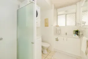 Suntower Holiday Apartments - Image 5