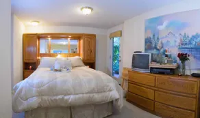 Her Castle Homestay Bed and Breakfast Inn - Image 4