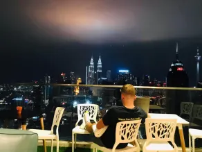 KL Skyline Hostel & Rooftop Infinity Skypool - Image 3
