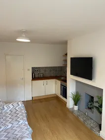 Remarkable Apartment in Oxton With Outside Space - Image 5