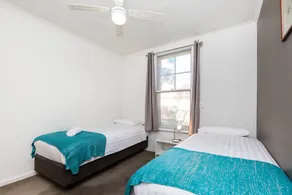 KAYLA, 2BDR Southbank Apartment - Image 5