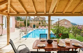 Nice apartment in Dubrovnik with Outdoor swimming pool, WiFi and 5 Bedrooms - Image 2