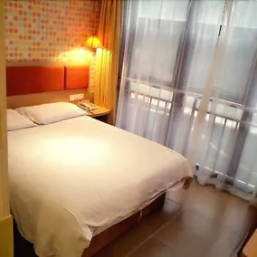 Home Inn - Image 2