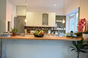 Spacious and Stylish 3 Bedroom Family House - Image 2