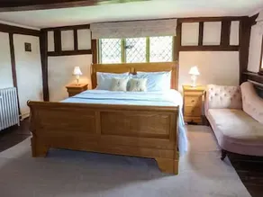 Tudor Wing - Image 2