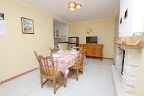 House Zora - Image 3