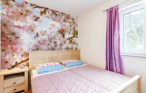 Beautiful Home in Valbandon With Wifi and 4 Bedrooms - Image 2