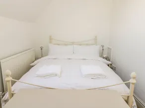 May Cottage - Image 3