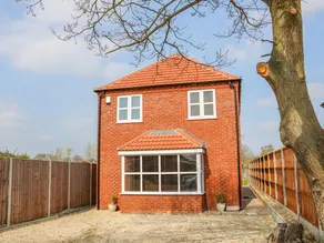 Oak Tree House - Image 3