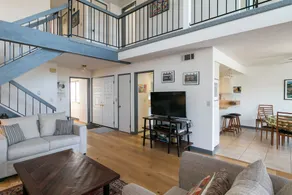 Harborside House In Oxnard 3 Bedroom Home - Image 2