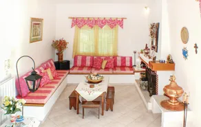 Stunning Home in Xilokastro With 5 Bedrooms, Outdoor Swimming Pool and Swimming Pool - Image 3